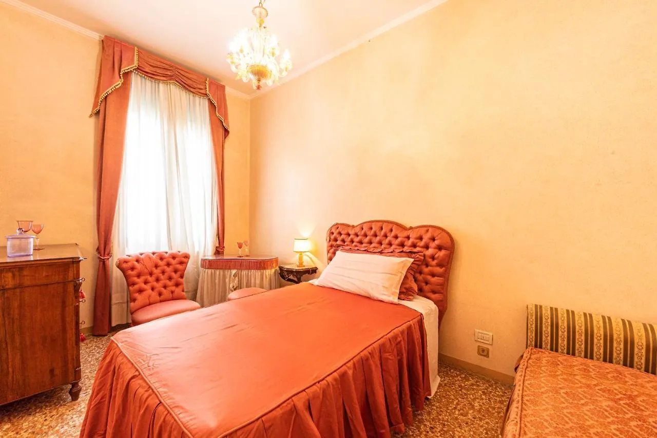Appartamento CASA VESCOVO, free Wi-Fi near San Marco Square Venezia Italia